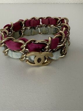 CHANEL Gold-Tone Chain Bracelet with Pink and Cream Fabric Weave